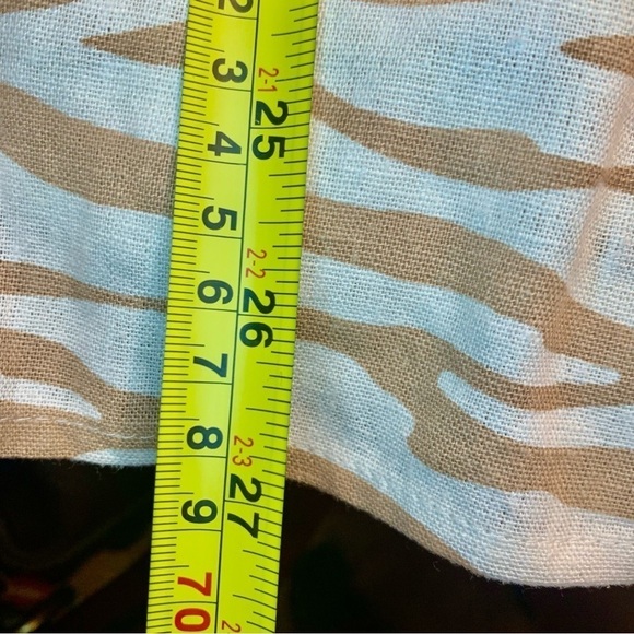 NWT Anne Klein Tunic Top XL Linen Blend White Tan Animal Print V-Neck - Picture 15 of 16